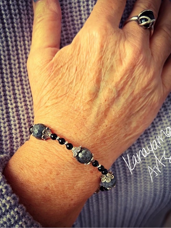 Native American Jewelry - Onyx & Labradorite Bracelet